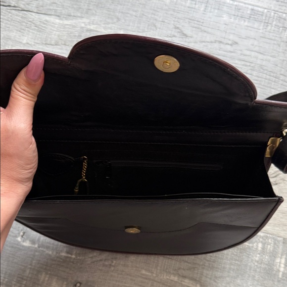 Chic Black Crossbody Bag - Picture 8 of 8